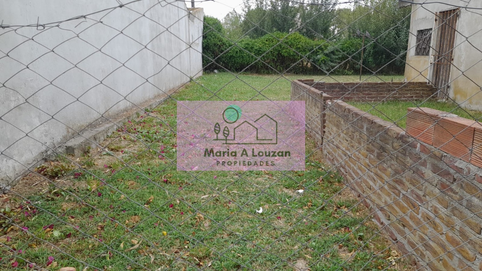 CASA CON MEJORAS- BARRIO  FELIX U CAMET-SANTA CLARA DEL MAR